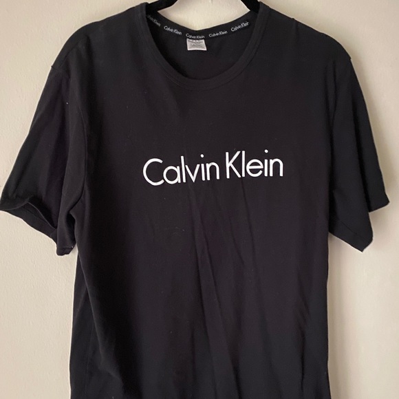 Calvin Klein Black Print Tee - Picture 1 of 2